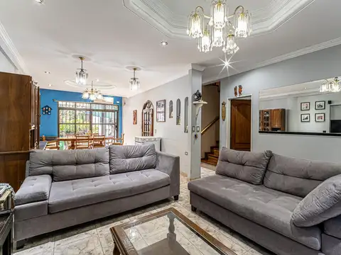 Casa en Venta con 1 cochera