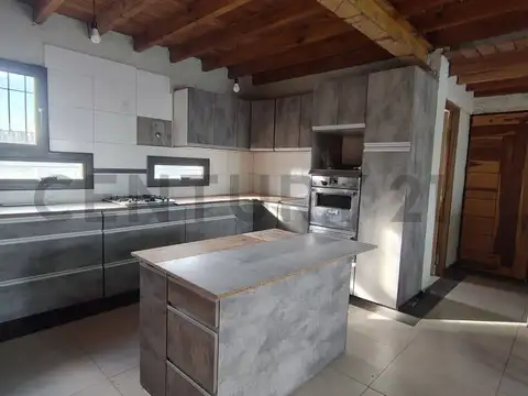 Casa 2 ambientes con 1 baño