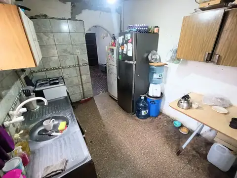 CASA 5 AMB EN VENTA BURZACO CON LOCAL