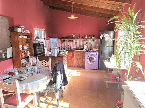 Casa 4 ambientes con 1 baño