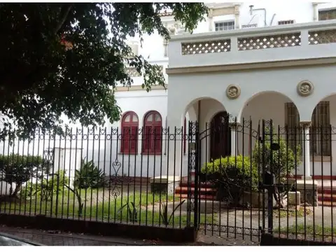 Casona de estilo en zona sur