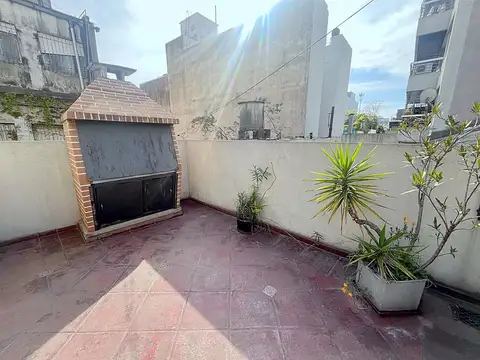 PH 3 ambientes con patio - terraza y parrilla con 80 metros totales ¡A 3 cuadras de Plaza Irlanda!