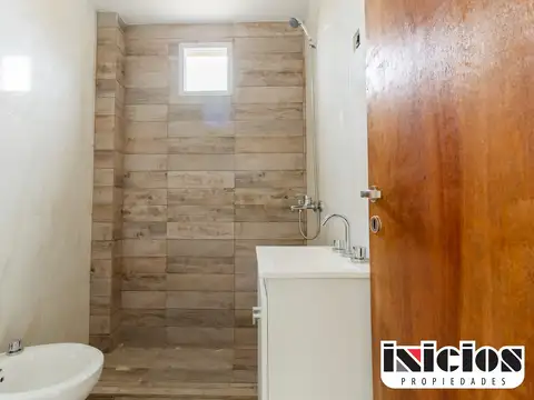 Venecia Vll: Santiago del Estero 4075 E/ Sarmiento y Alberdi - Costa Azul - C687