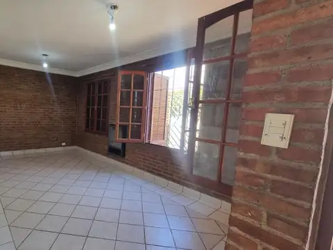 Casa en Alquiler al Oeste