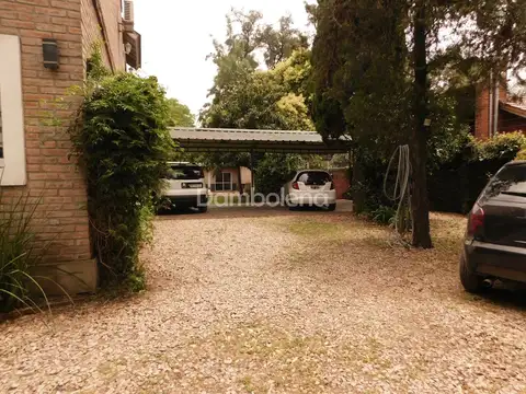 Casa 6 ambientes con 3 baños