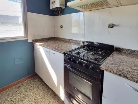 Departamento de 3 Amb. Primer piso sin expensas
