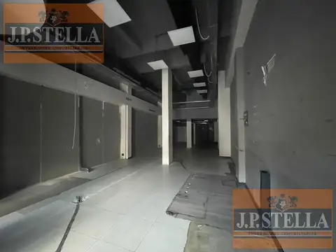 Local Comercial S/ Peat. Arieta 204 m² Cub - S.Justo (Ctro)