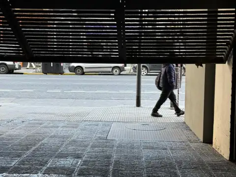 AMPLIA COCHERA EN VENTA EN ALMAGRO