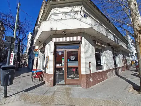 Venta Local a la Calle con Vivienda en Balvanera