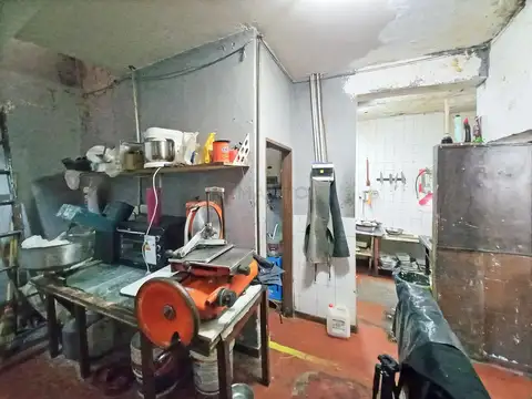 Venta Local a la Calle con Vivienda en Balvanera