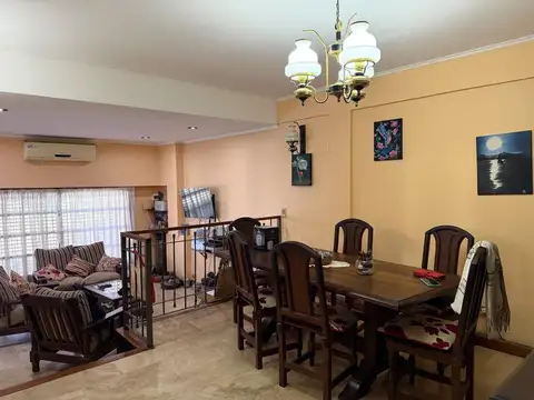 Casa 5 ambientes con 2 baños