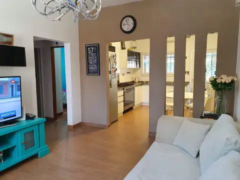 Casa en Alquiler Temporal con 2 cocheras