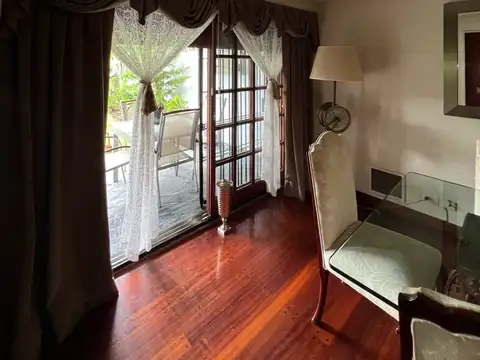 Casa 5 ambientes con 4 baños