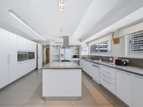 Departamento en Alquiler con 2 cocheras