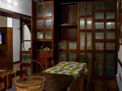 Casa 7 ambientes con 2 baños