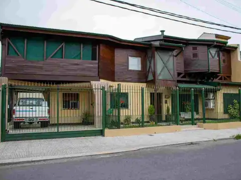 VENTA CASA 7 AMBIENTES EN CIUDAD EVITA