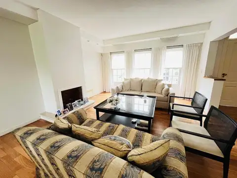 Casa 6 ambientes con 4 baños