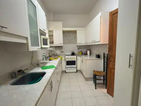 Departamento 7 ambientes con 2 baños