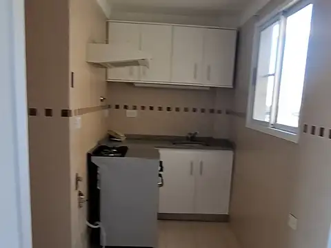 Impecable dos amb. con balcón, totalmente luminoso y con vista abierta!