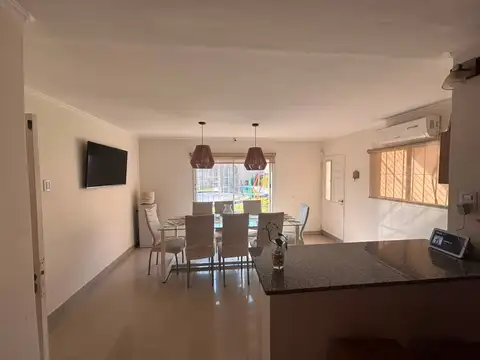 Casa 7 ambientes con 3 baños