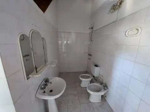 Casa en Alquiler con 1 cochera