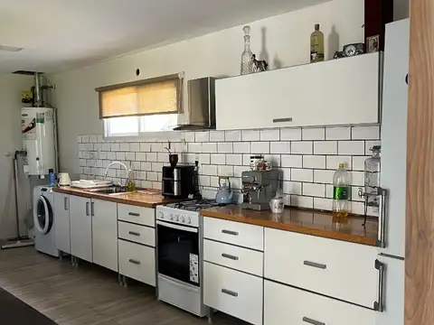 Casa 4 ambientes con 4 baños