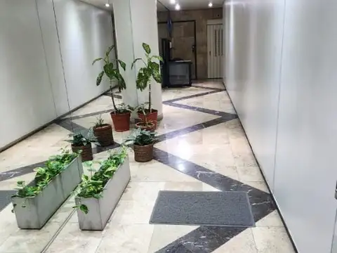 Diviiina! Oficina todo el piso planta libre al Frente 2 baños