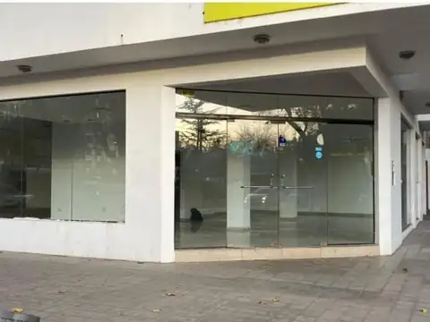 ALQUILER COMERCIAL ESQUINA AV BELGRANO Y AGUIRRE