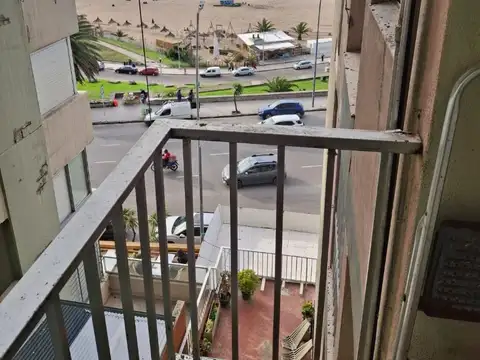 VENTA DPTO 2 AMB CON BALCÓN Y VISTA LATERAL AL MAR