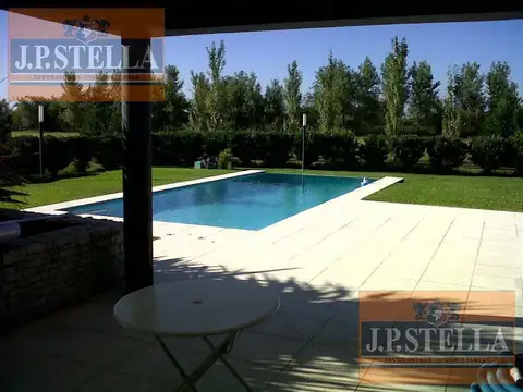 Casa en Venta en Las Cañuelas Club de Campo, USD 370.000