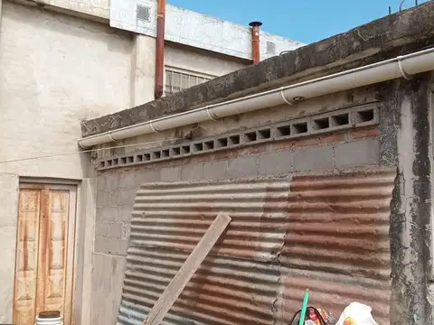 Casa 4 ambientes con 1 baño