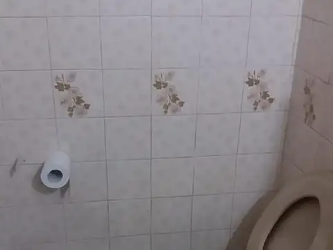 EXCELENTE LOCAL EN LINIERS - PLENO FOCO COMERCIAL