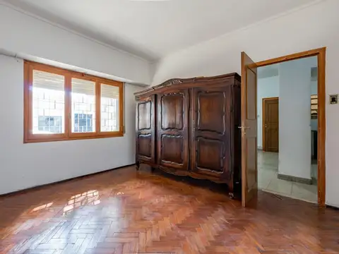 Casa en Venta con 4 cocheras