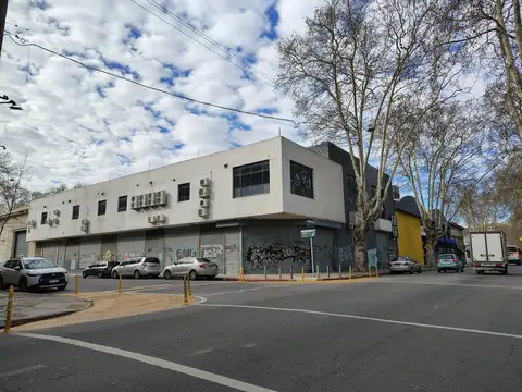 ALQUILER AGUADA OFICINAS DEPOSITO GARAGE 2130M2
