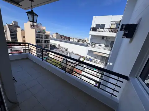 Departamento en Alquiler en Monte Castro, $ 750.000