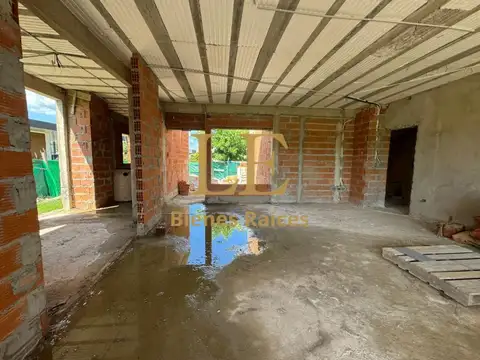 Casa 5 ambientes con 4 baños