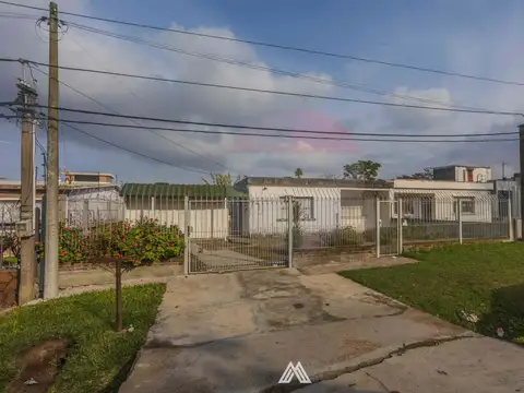 Venta 2 casas mismo padron flor de Maroñas cochera