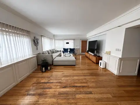 Departamento en Alquiler con 2 cocheras