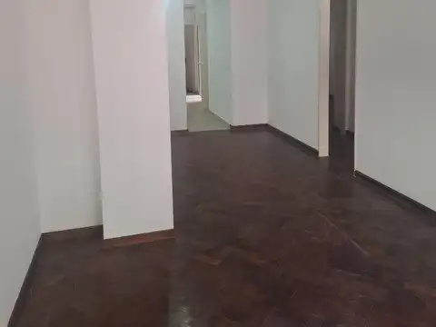 Planta baja. Externo. Apto Comercial.-