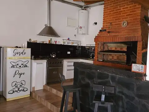 Casa 6 ambientes con 3 baños