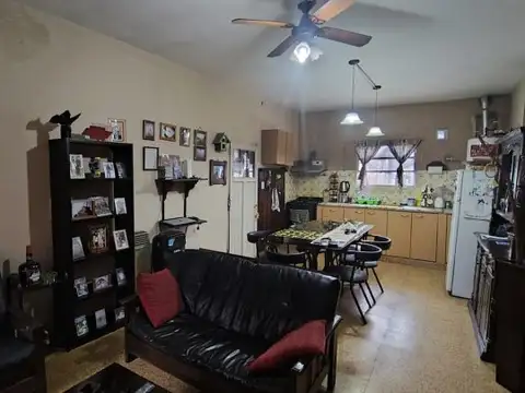 Casa 4 ambientes con 1 baño