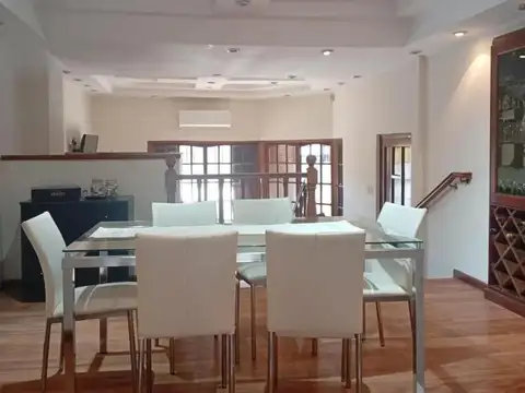Depto Tipo Casa en Venta con 1 cocheras
