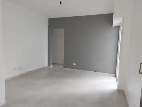 Departamento en Alquiler en Castelar Norte, $ 450.000