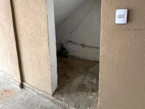Local en Alquiler en Villa Luzuriaga, $ 650.000