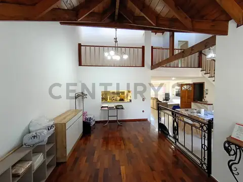 Venta Casa 2 Dormitorios Lanús Frente Balcón Terraza