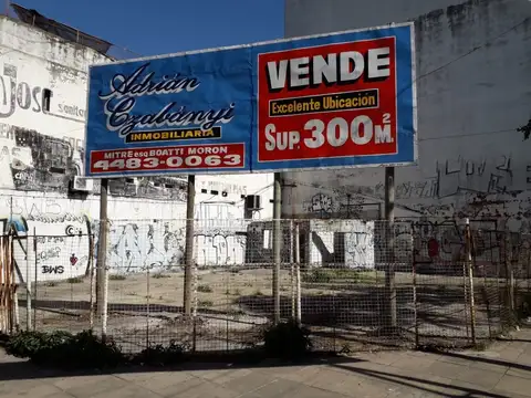MORON CENTRO-ÚNICO LOTE  A 300 MTS DE LA ESTACIÓN-ESQ RIVADAVIA Y BOATTI-300 MTS2- O ALQUILA-IDEAL BLANQUEO  