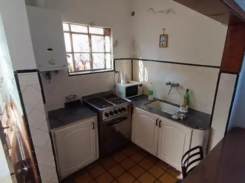 Casa 4 ambientes con 1 baño