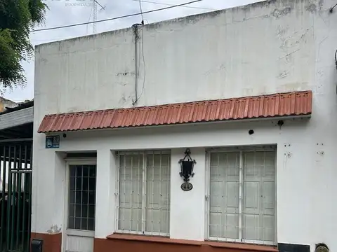 Casa en  venta en Trenque Lauquen, Castelli al 100