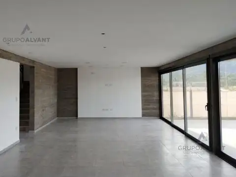VENTA Casa 3 dormitorios. Almasierra. JK