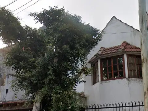 Casa/ Chalet 4 amb. en 2 pl.c/coch. y amp.f/libre